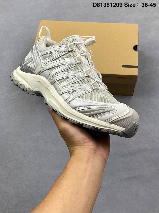 Salomon萨洛蒙 Xa pro 3D户外越野跑鞋 鞋面采用Sensifit贴合技术 全方位贴合包裹脚型 鞋跟部鞋底牵引设计 提供强大的抓地性能 更适应野外崎