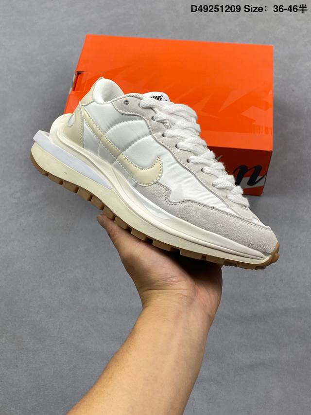 真标Nike Vaporwaffle Sacai 耐克华夫50周年系列华夫复古休闲运动慢跑鞋 鞋款由 pegasus 与Vaporfly两款鞋型的设计元素共同构