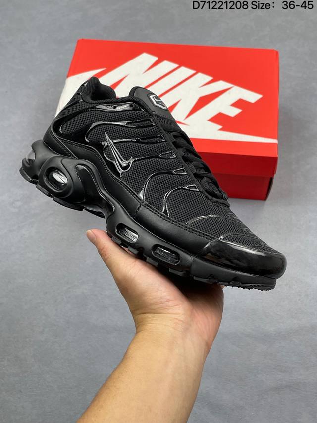 耐克 Nike Air Max plus Tn Ultra 复刻版 科技复古耐克Tn经典的Air Max plus被很多跑鞋爱好者们所熟知，作为Nike历史上的