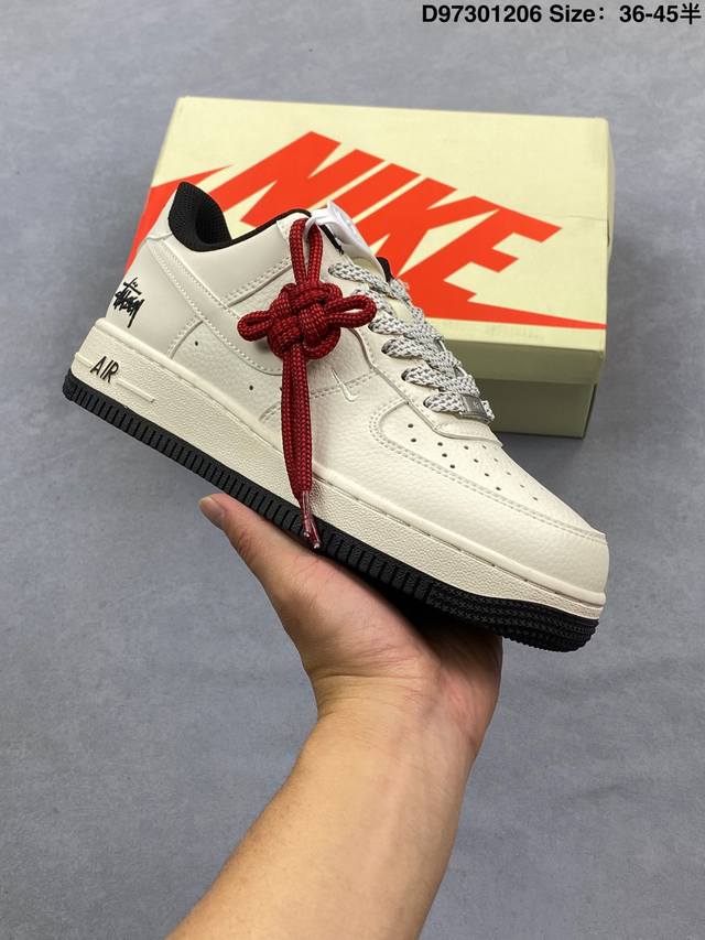 海外限量发售！公司级Nike Air Force 1 ‘07 Low “Supreme联名 亮灰生胶”空军一号 低帮 运动鞋 休闲鞋 折边针车 工艺难度大 原楦