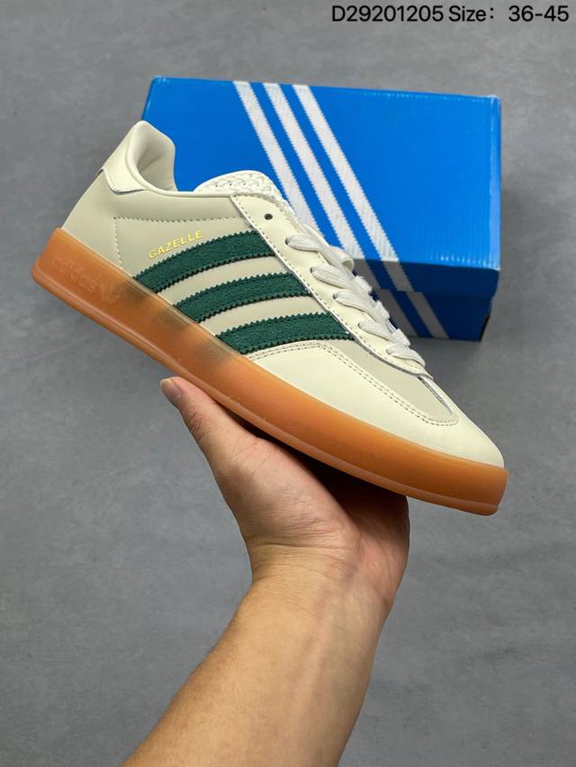 Adidas Originals Gazelle Indoor 三叶草休闲防滑耐磨低帮板鞋 鞋头出色设计 塑就出众贴合感 稳固的后跟贴合足部曲线设计 软弹舒适