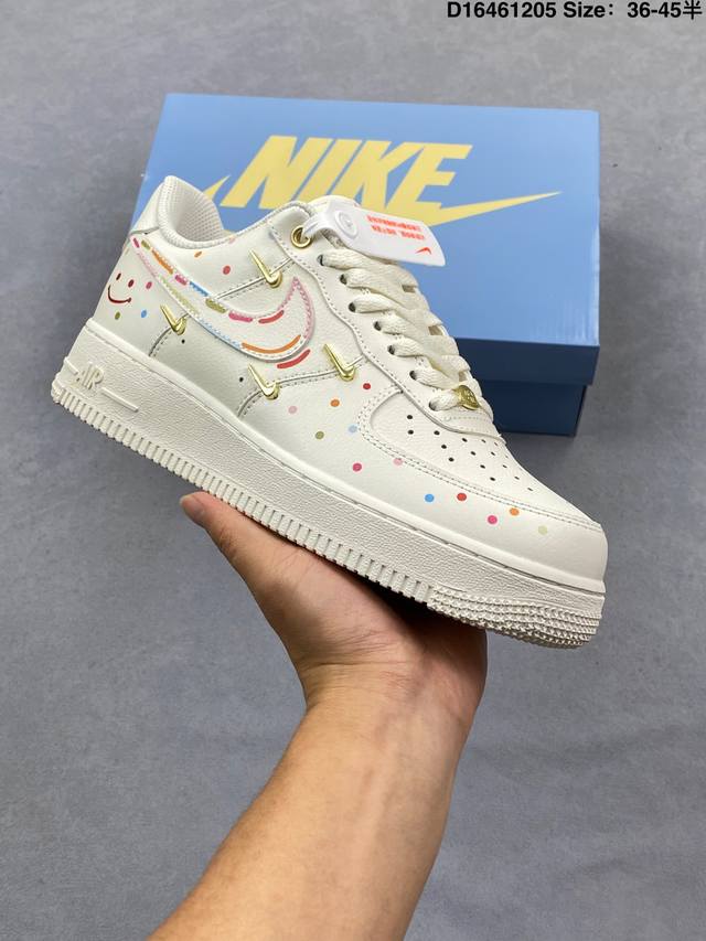 公司级Nike Air Force1 07 Low 定制空军 #原楦头原纸板 打造纯正空军版型 #专注外贸渠道 全掌内置蜂窝气垫 #原盒配件 原厂中底钢印、拉帮