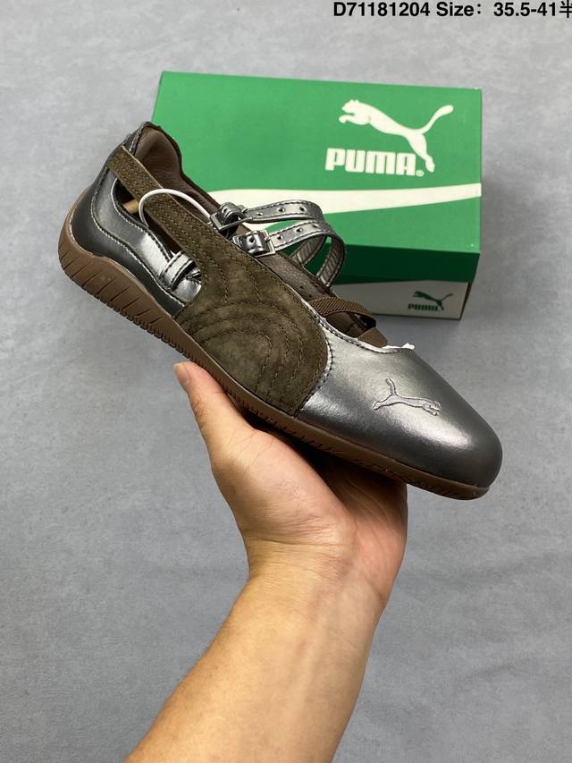 puma Speedca Og 彪马极速赛车系列 低帮德训风拼接复古百搭休闲运动赛车鞋 鞋款从80、90年代赛车手所穿的防火赛车鞋为原型，鞋身线条模仿了赛车的流