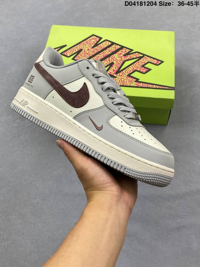耐克Nike Air Force 1’07空军一号低帮百搭休闲运动板鞋。柔软、弹性十足的缓震性能和出色的中底设计，横跨复古与现代的外型结合，造就出风靡全球三十多