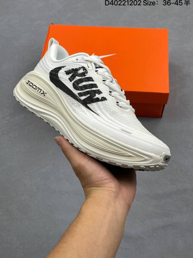 Nike Air Zoom Vomero plus 全新科技提前原鞋开发 纯原版本 区别市面真标版本 必定是官方强力主推款式，真正的Zoom缓震科技嵌入如假包退