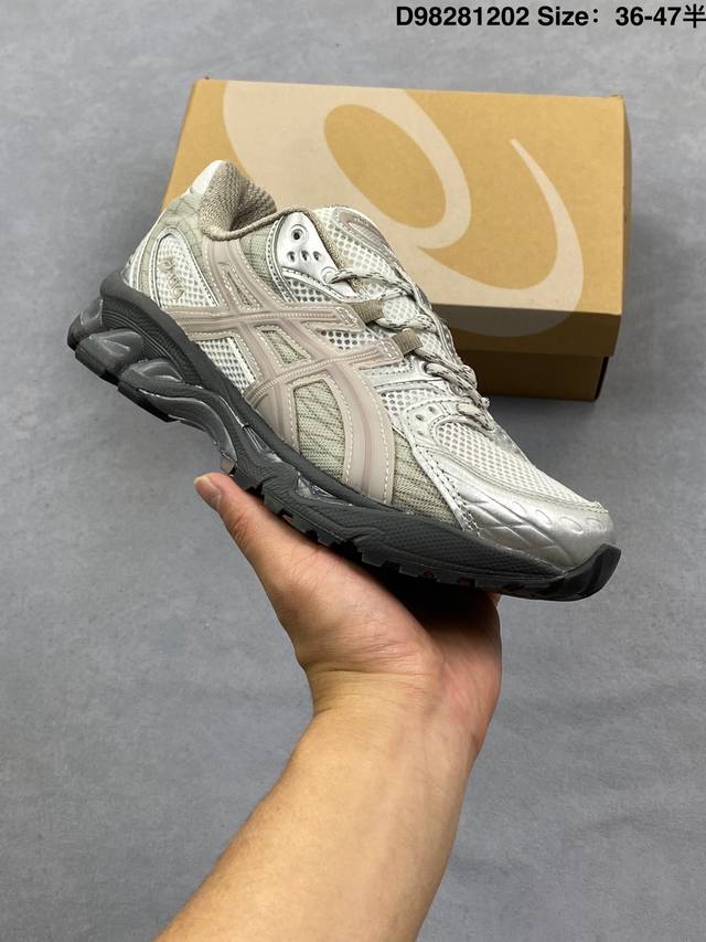 公司级Asics Gel-Nimbus 10.1 亚瑟士 复古先锋 潮流 拼接耐磨 低帮休闲跑步鞋 货号：1203A696-001 尺码：36-47带半码 编码