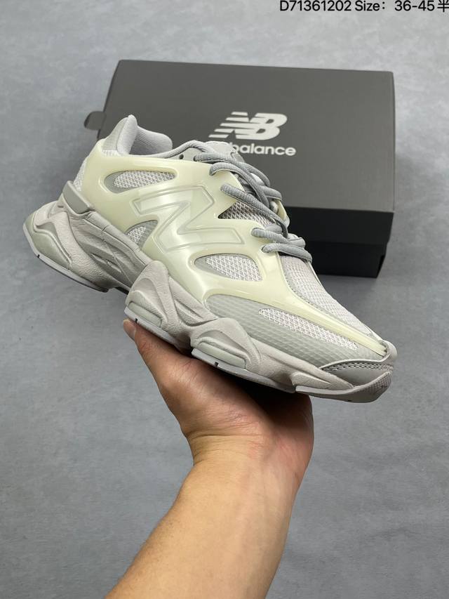 New Balance Nb 9060 鞋款灵感源自设计师本人对夏日的怀日回忆。鞋面大身由空间双格及磨砂鞋面拼接而生，配以柔和、温暖的粉橘色调，夏日氛围拉满采用