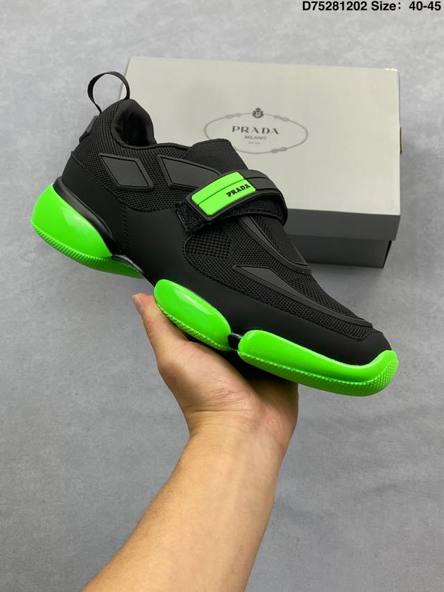 prada 普拉达 原楦数据开发版型，采用Tpu定型橡胶模片网织布鞋面材质，头层真皮灌注式pu乳胶缓震鞋垫，外置Tr耐磨橡胶鞋底多变设计塑造新品,意大利高奢品牌