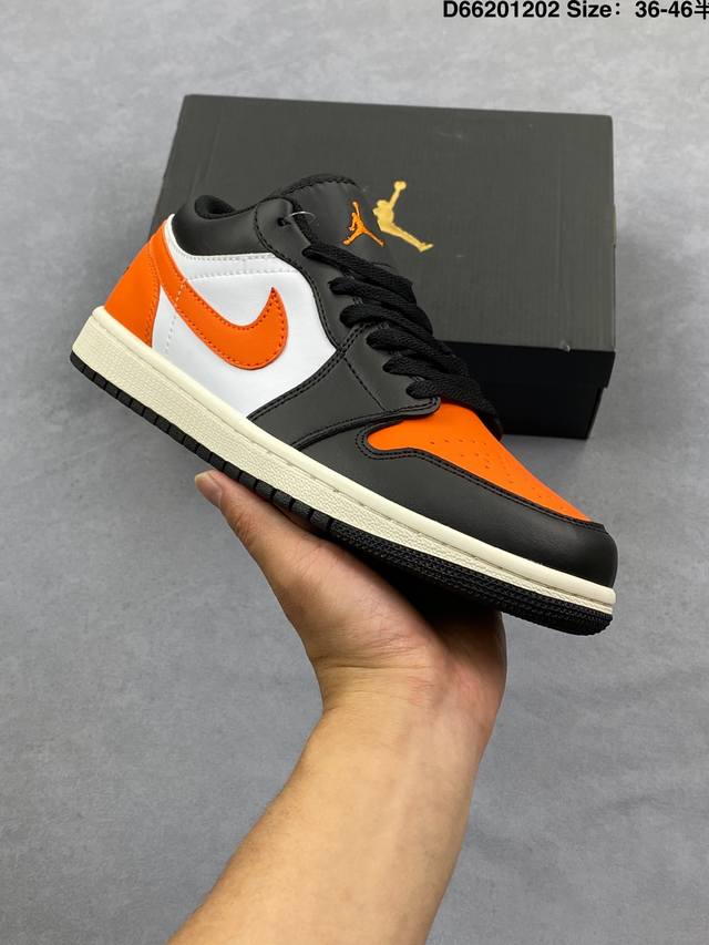Nike Air Jordan 1 Low Aj1乔1低帮休闲板鞋 同步官方配色 官方货号:553560-131 尺码:36 36.5 37.5 38 38.5
