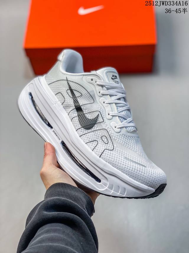 公司级Nike Vomero premium 耐克 舒适减震防滑 低帮跑步鞋 全掌Reactx泡绵中底 前掌和后跟还配备了Air Zoom气垫单元 据说跑起来更