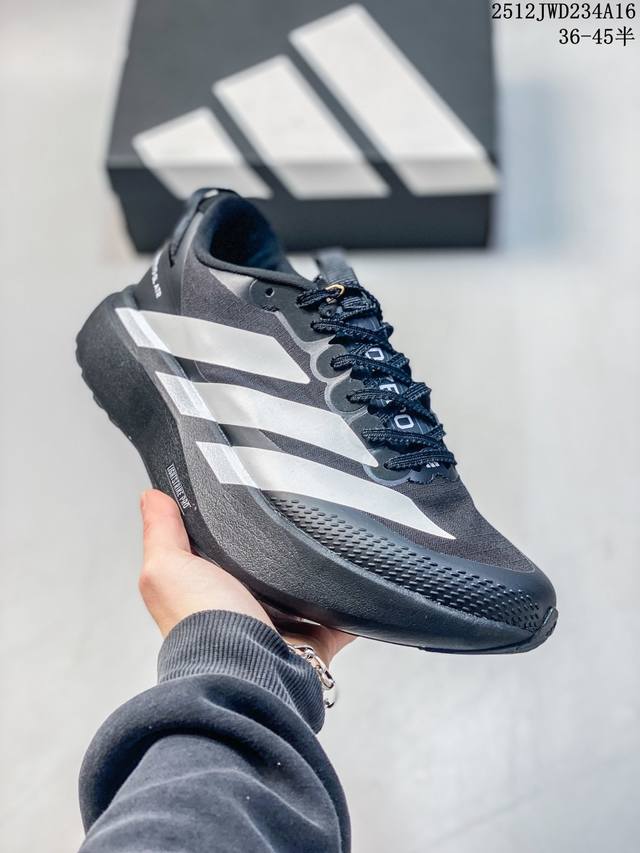 公司级Adidas Adizero pro Evo Sl Atr 阿迪达斯 舒适百搭防滑耐磨 低帮 休闲跑步鞋 中底配置方面搭载全掌Lightstrike pr