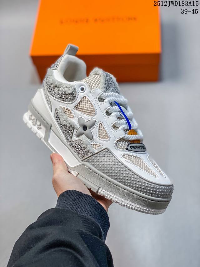 公司级Louis Vuitton Trainer Sneaker Low 全新 Lv 路易威登 休闲运动文化百搭板鞋 尺码:39-45 Id:Jgd129-Qj