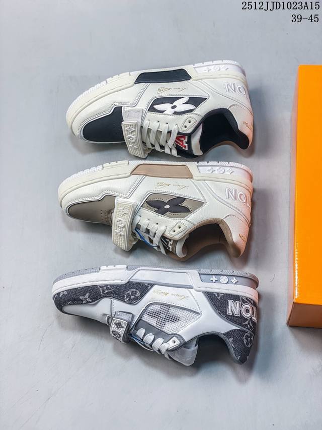 公司级 Lv Skate Sneaker 路易威登 2025年新款运动板鞋 秀场初次亮相，魔术扣板鞋 此次以粒面牛皮革焕新呈现。加垫鞋领和鞋舌援引滑板鞋设计，科