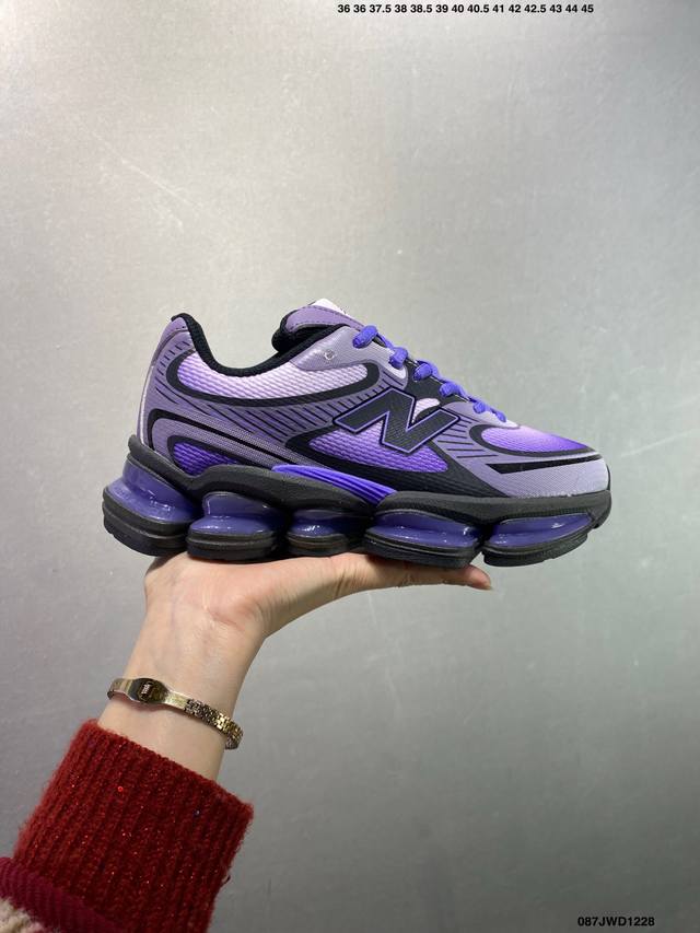 公司级New Balance 新百伦 Nb2000 网面休闲鞋 复古还要机能，Nb官方重磅新品。一款融合复古设计与现代科技的跑鞋，以其经典的造型和舒适脚感，成为