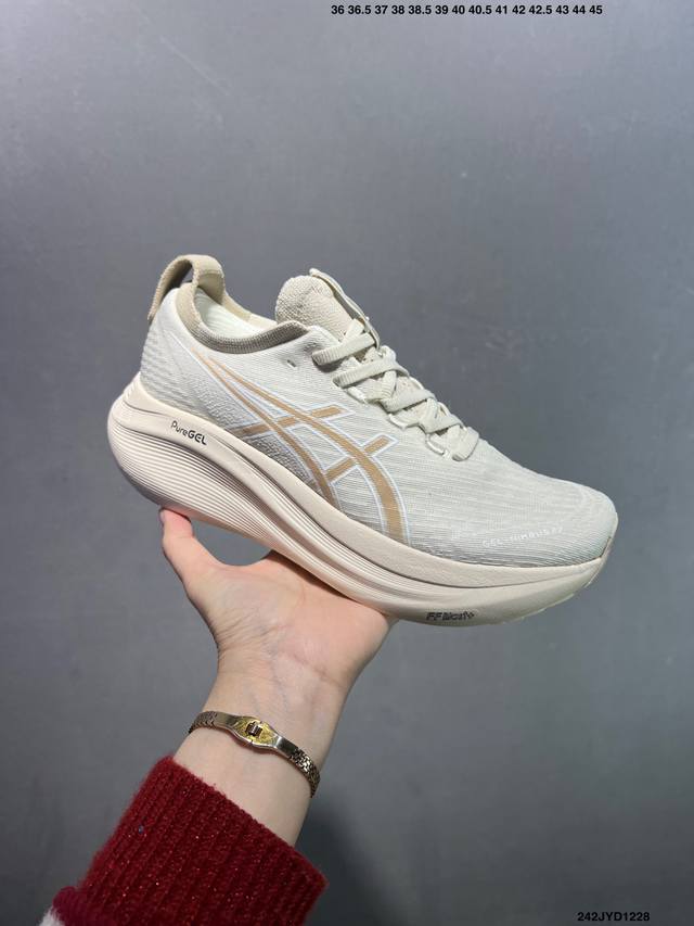 公司级Asics 亚瑟士Gel-Nimbus 27稳定跑鞋鞋面采用双层提花网面设计，提高包裹性和透气性，后跟搭载稳定系统科技T-Gel提升整体支撑力和结构感，减