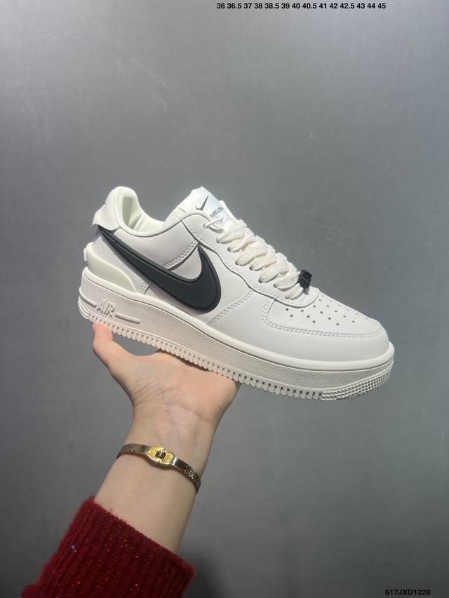 公司级Ambush X Air Force 1 Low Sp 埋伏系列 空军联名合作款“皮革黑白大钩” 官方货号：Dv3464-001Size：35.5 36