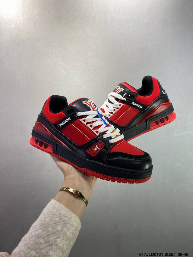 公司级路易威登 Louis Vuitton Lv路易威登板鞋 新款 Lv Trainer最新配色运动鞋 L家 篮球鞋风格运动鞋 该鞋由艺术总监 Virgil A