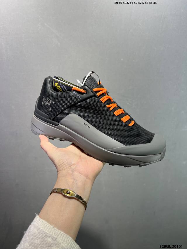 公司级Arcteryx始祖鸟 Norvan Kopec Gtx 覆盖防水 低帮户外登山徒步鞋 特有的独立衬垫 穿着更合脚 带有Gore-Tex防水内衬 提供透气