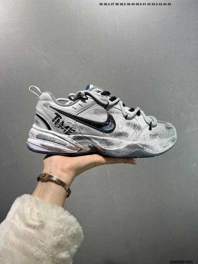 公司级Nike Air Monarch Iv皮革 日常百搭 減震防滑 低帮生活休闲鞋 采用皮革材质打造鞋面，鞋面结实耐穿，日常也非常好打理，整体配色以白色为主调