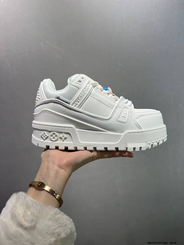 公司级路易威登 Louis Vuitton Lv路易威登板鞋 新款 Lv Trainer最新配色运动鞋 L家 篮球鞋风格运动鞋 该鞋由艺术总监 Virgil A