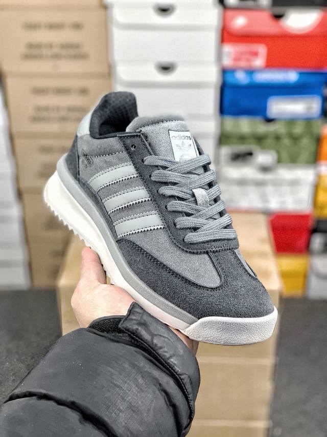 福利特价 #性价比福利 Ad Originals Sl 72 Rtn 超轻便透气复古运动鞋 鞋面是翻毛皮和尼龙材质结合 上脚舒适柔软 橡胶大底非常耐磨防滑 包裹