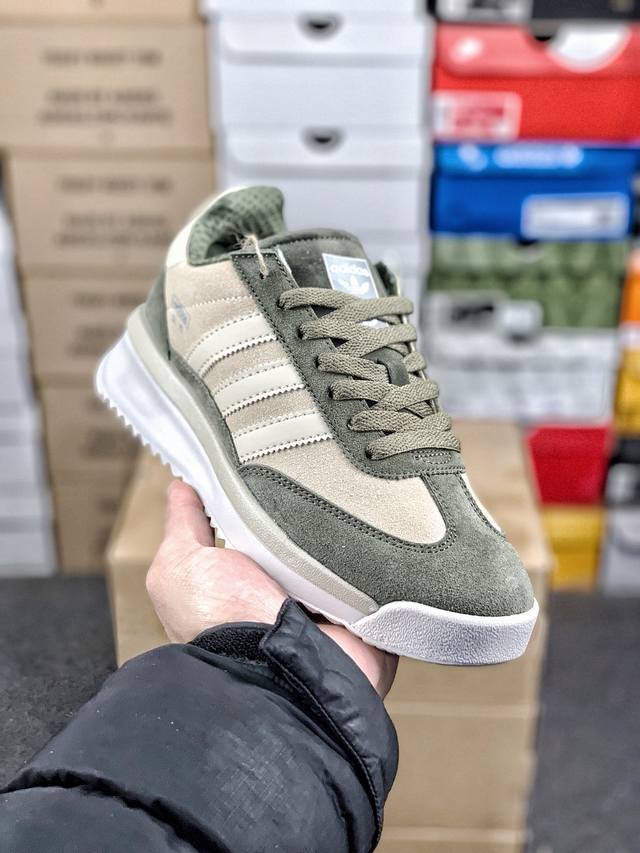 福利特价 #性价比福利 Ad Originals Sl 72 Rtn 超轻便透气复古运动鞋 鞋面是翻毛皮和尼龙材质结合 上脚舒适柔软 橡胶大底非常耐磨防滑 包裹