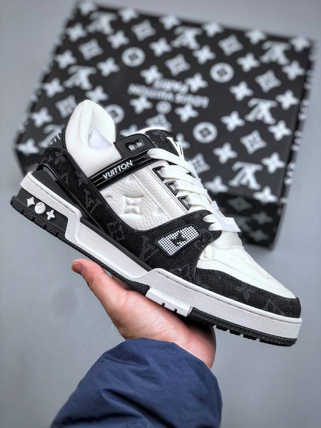 Ys纯原 广奢高端货Louisvuitton路易威登Lvtrainer 原楦原纸版开模，鞋型立体饱满 零毛边、零溢胶、零线头瑕疵 细节与原版一致区分市面通货 多