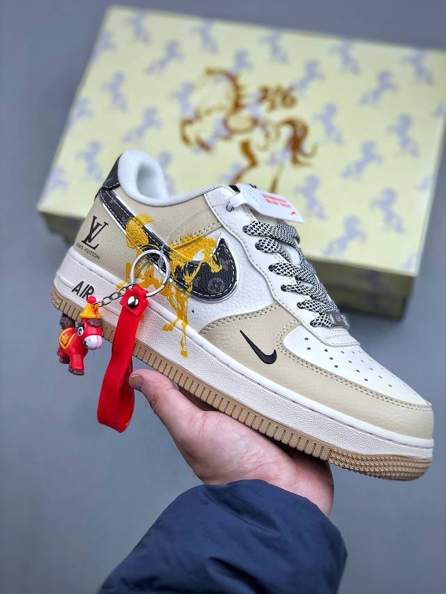 海外限量发售！公司级Nike Air Force 1 '07 Low “Lv联名-骏马奔腾”空军一号 低帮 运动鞋 休闲鞋 折边针车 工艺难度大 原楦头原纸板