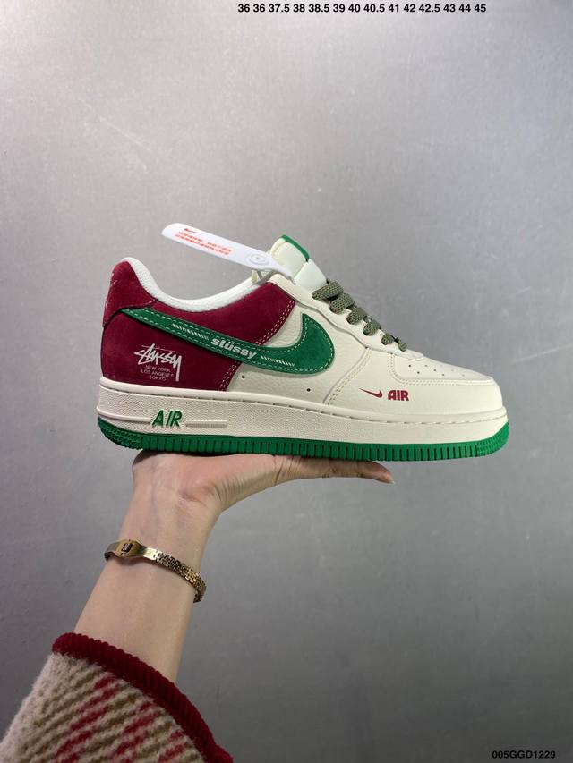 公司级Nike Air Force1 07 Low 定制空军 #原楦头原纸板 打造纯正空军版型 #专注外贸渠道 全掌内置蜂窝气垫 #原盒配件 原厂中底钢印、拉帮