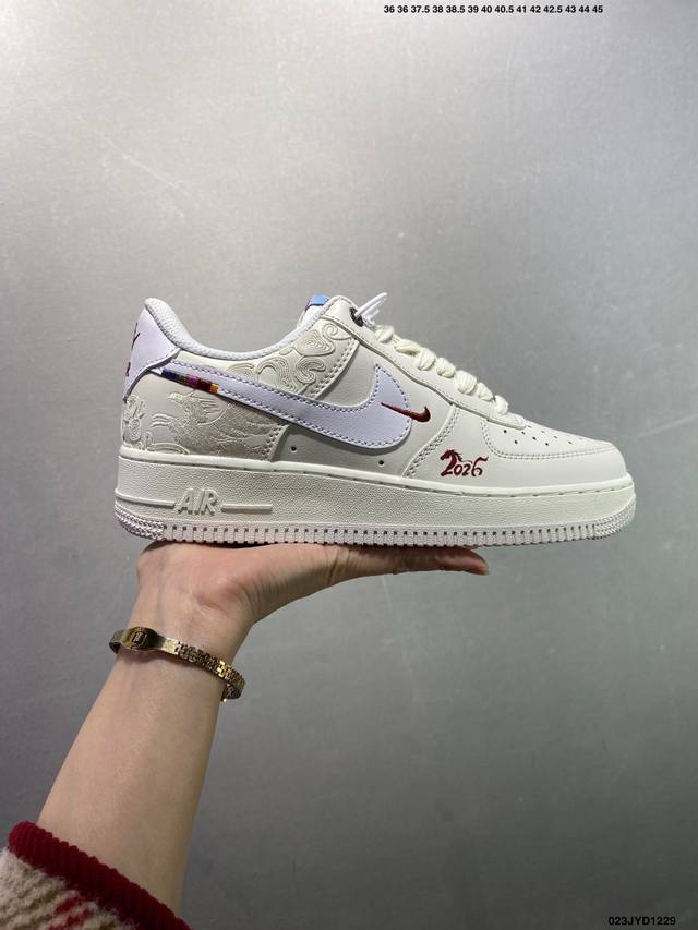 公司级Nike Air Force1 07 Low 马年限定 定制空军一号 原楦原纸板 打造纯正空军 专注外贸渠道 全掌内置蜂窝气垫 原盒配件 原厂中底钢印、拉