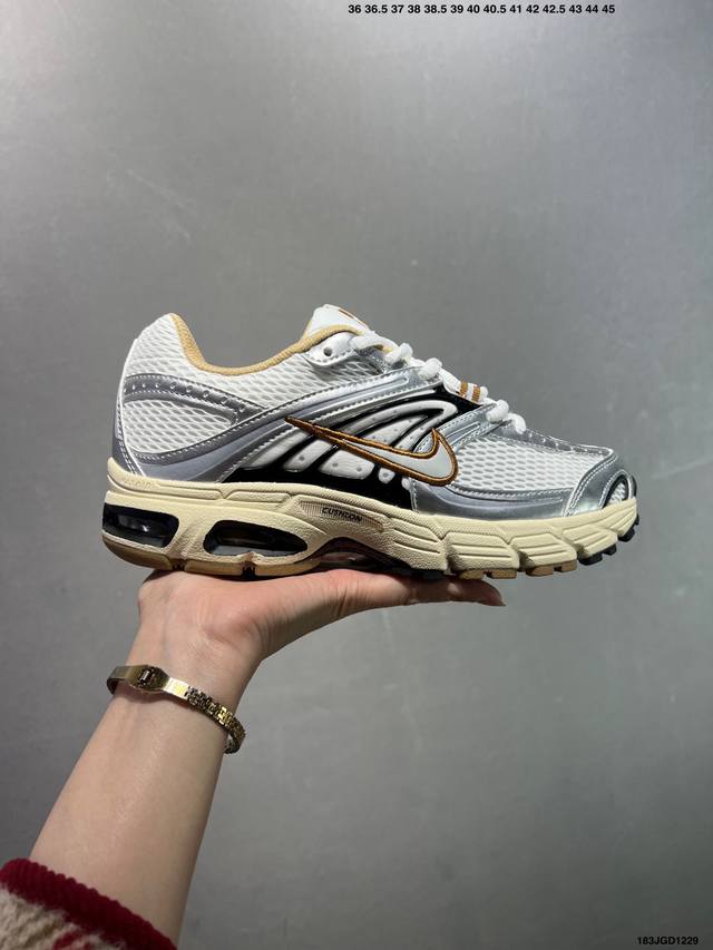 Nike Air Max Moto 2K 舒适百搭 低帮跑步鞋 官方货号: Hq2056 尺码: 36 36.5 37.5 38 38.5 39 40 40.5