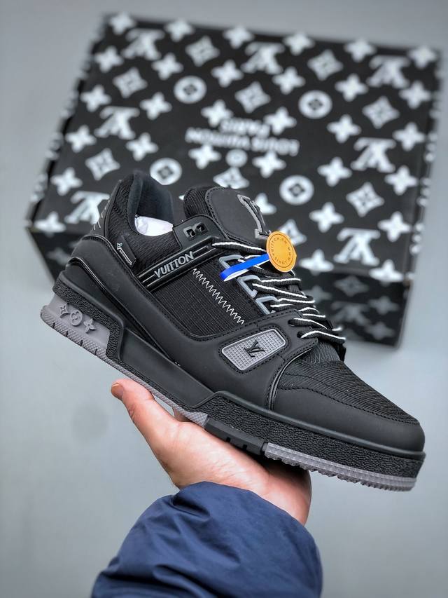 K Ys纯原 广奢高端货 Louis Vuitton 路易威登 Lv Trainer 板鞋 原楦原纸版开模，鞋型立体饱满 零毛边、零溢胶、零线头瑕疵 细节与原版