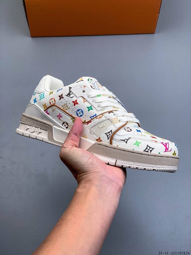 路易威登 Louis Vuitton Lv路易威登板鞋 乘风破浪的姐姐争先种草款,舒适透明底和百搭性霸屏整个时尚娱乐圈，正品1:1套楦复刻，细节调整完美主义！鞋