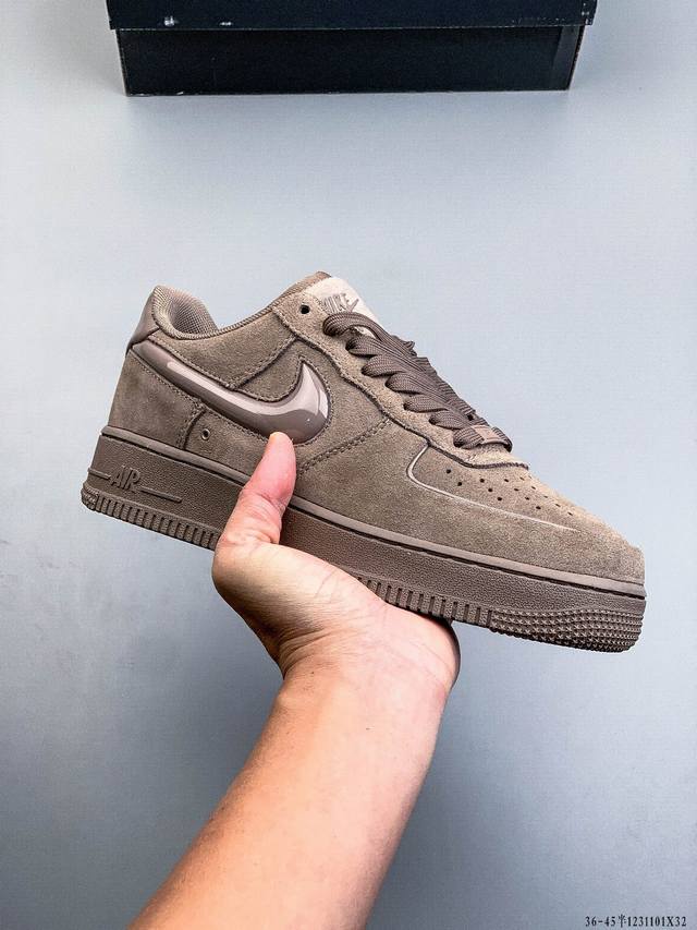原楦数据纸版，采用硬质优质皮革鞋面材质，内置全掌Air Sole气垫。耐克 Nike Air Force 1 Low 空军一号低帮经典百搭休闲运动板鞋 1231