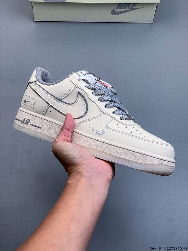纯原版本 原楦数据纸版，采用硬质优质皮革鞋面材质，内置全掌Air Sole气垫。耐克 Nike Air Force 1 Low 空军一号低帮经典百搭休闲运动板鞋