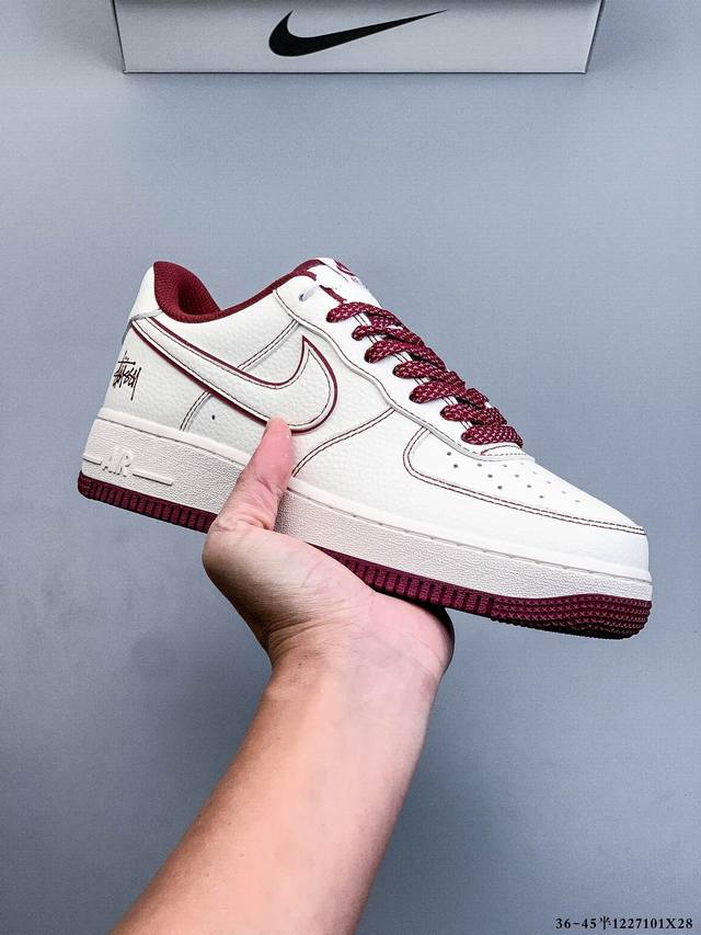 原楦数据纸版，采用硬质优质皮革鞋面材质，内置全掌Air Sole气垫。耐克 Nike Air Force 1 Low 空军一号低帮经典百搭休闲运动板鞋 1227