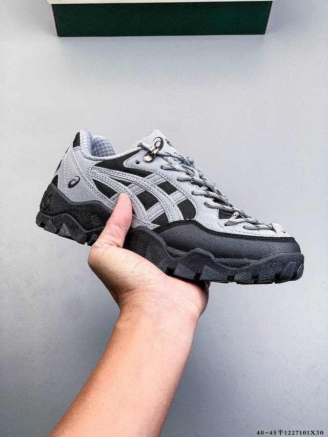 Asics亚瑟士 Gel-pickax户外跑步徒步防水运动鞋登山鞋 Asics Gel-pickax融合复古韵味与现代都市风情，重塑别具一格的复古户外风格，激励