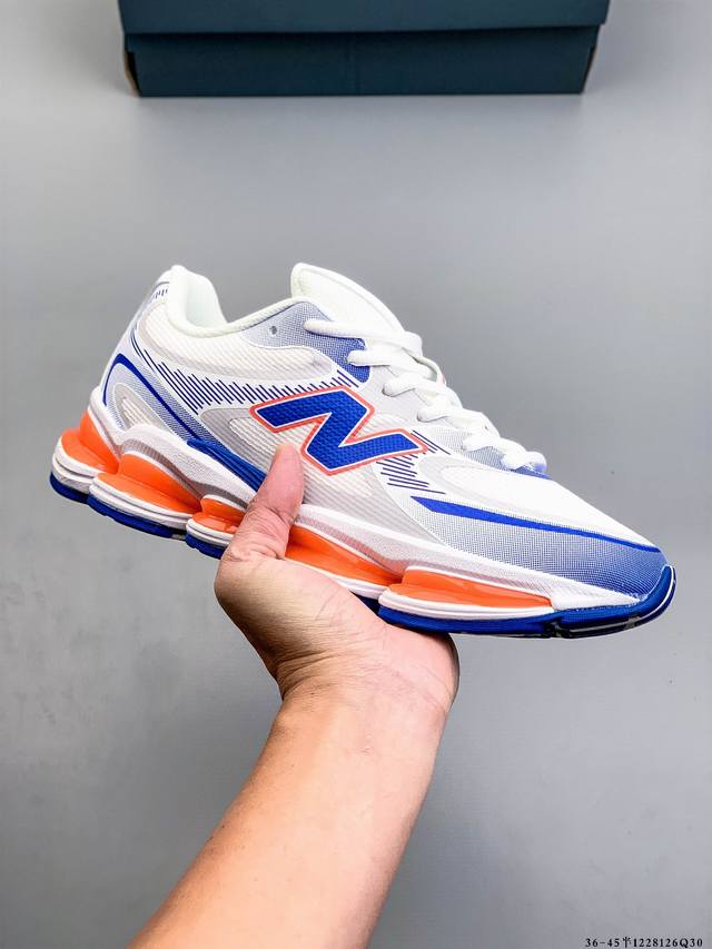 新百伦 New Balance Nb U2000Ea 运动跑步鞋。此复刻经典鞋款，加入当下大热的户外元素，以曾经篮球鞋款型式样加以打造鞋款造型。编织鞋带以及加强