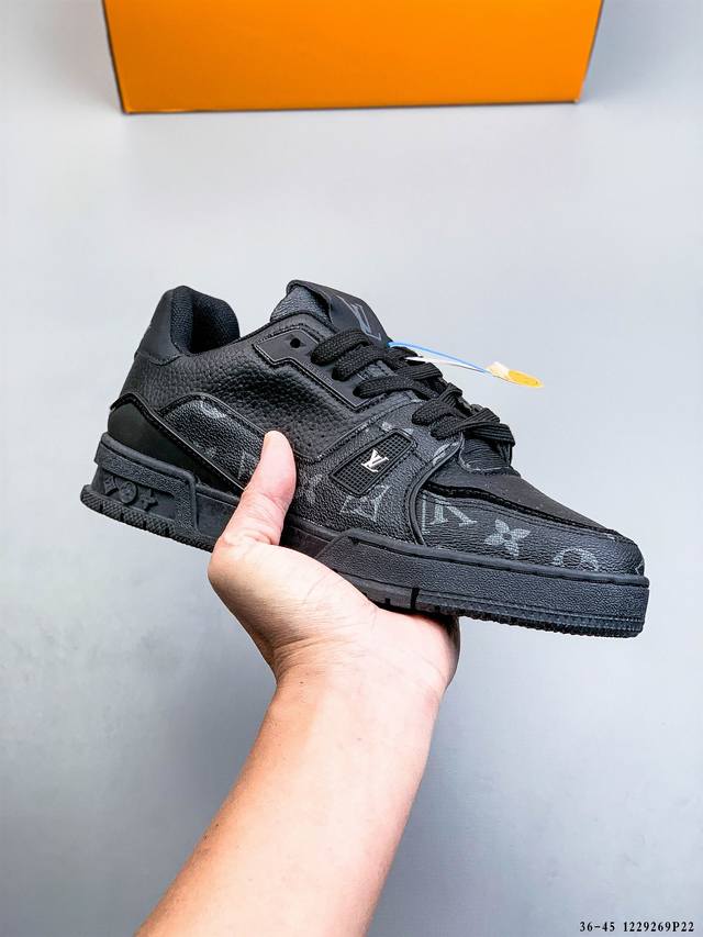 路易威登 Louis Vuitton Lv路易威登板鞋 乘风破浪的姐姐争先种草款,舒适透明底和百搭性霸屏整个时尚娱乐圈，正品1:1套楦复刻，细节调整完美主义！鞋