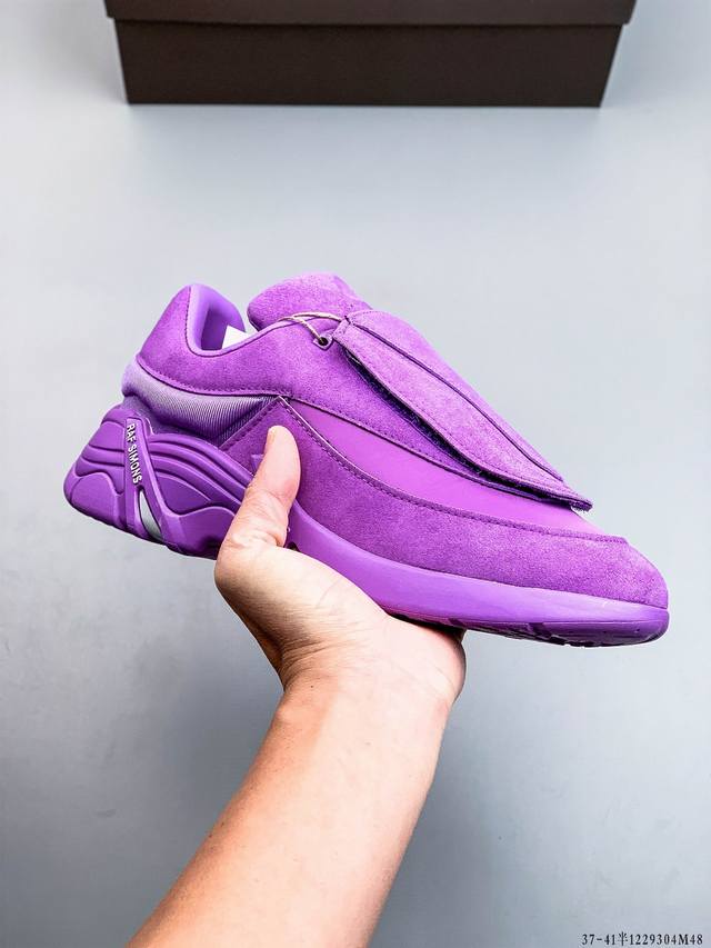 公司级 Raf Simons Cylon-21 潮流运动 织物皮革 圆头系带 低帮休闲鞋 采用光滑皮革 网眼和绒面革制成 饰有橡胶细节 具有系带封口 圆头款式