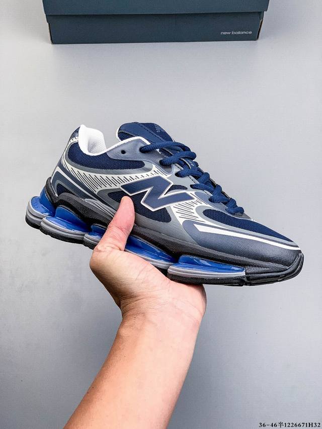 新百伦 New Balance Nb U2000Ea 运动跑步鞋。此复刻经典鞋款，加入当下大热的户外元素，以曾经篮球鞋款型式样加以打造鞋款造型。编织鞋带以及加强