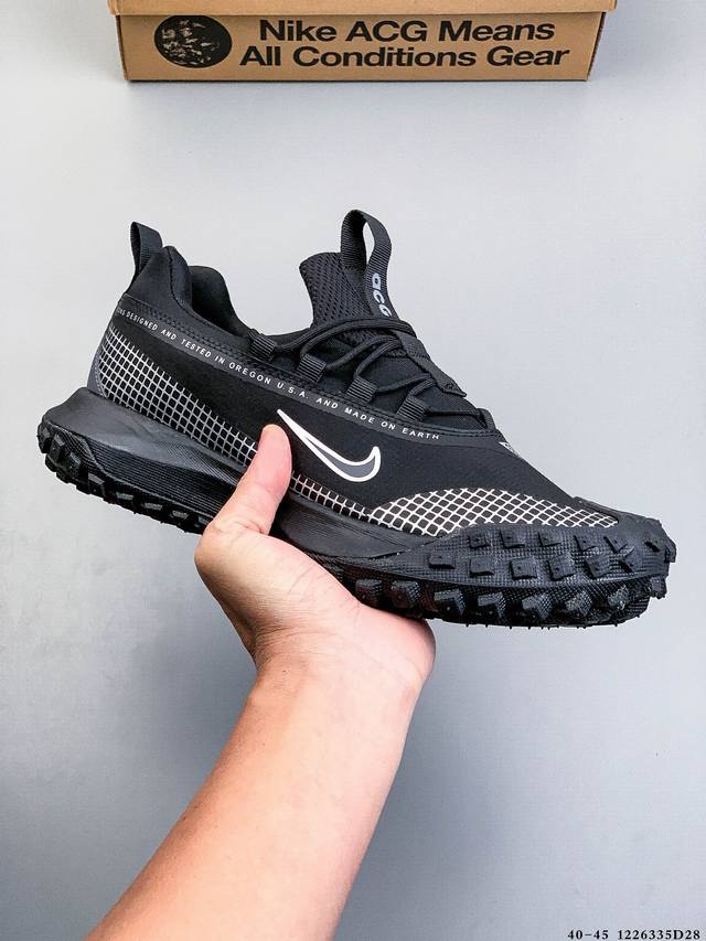 Acg Mountain Fly Low Gtx Se 机能风格采用匠心设计，打造耐穿迅疾风格，让你在沙漠、峡谷和深山中探险时也能像在城市一般轻松自在，从容应对