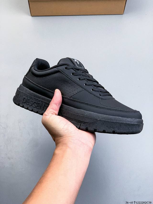 迪桑特Descente Dualis De Board 运动舒适 低帮休闲鞋 灵感源于经典鞋形 以简洁线条勾勒百搭造型 选用皮革鞋面赋予质感 缓震中底提升穿着舒