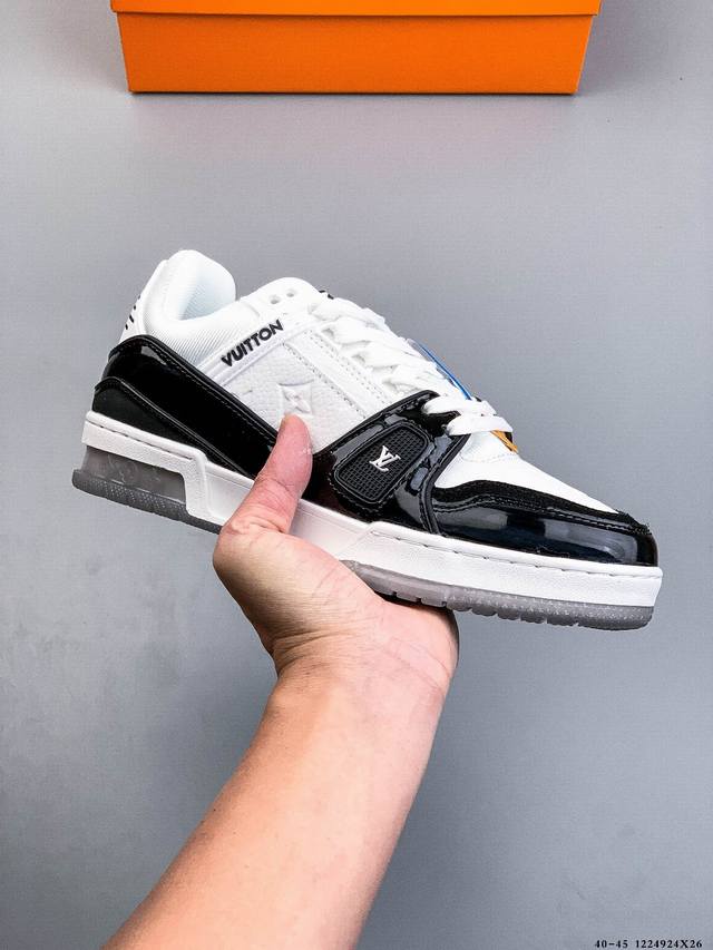 路易威登 Louis Vuitton Lv路易威登板鞋 乘风破浪的姐姐争先种草款,舒适透明底和百搭性霸屏整个时尚娱乐圈，正品1:1套楦复刻，细节调整完美主义！鞋