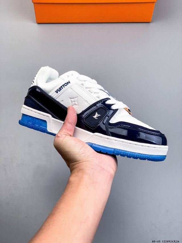 路易威登 Louis Vuitton Lv路易威登板鞋 乘风破浪的姐姐争先种草款,舒适透明底和百搭性霸屏整个时尚娱乐圈，正品1:1套楦复刻，细节调整完美主义！鞋