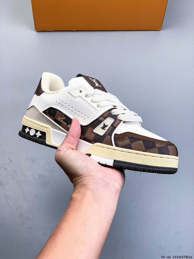 路易威登 Louis Vuitton Lv路易威登板鞋 乘风破浪的姐姐争先种草款,舒适透明底和百搭性霸屏整个时尚娱乐圈，正品1:1套楦复刻，细节调整完美主义！鞋