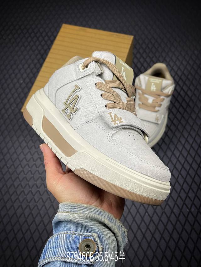 B 公司级Mlb Chunky Liner Mid人气单品学长鞋系列轻量增高厚底百搭中帮休闲运动板鞋 货号:3Asxh015N 尺码:35.5 36 36.5