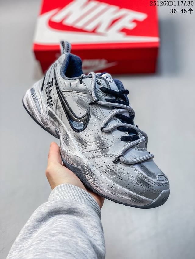 手绘定制：Nike Air Monarch Iv皮革 日常百搭 減震防滑 低帮生活休闲鞋 采用皮革材质打造鞋面，鞋面结实耐穿，日常也非常好打理，整体配色以白色为