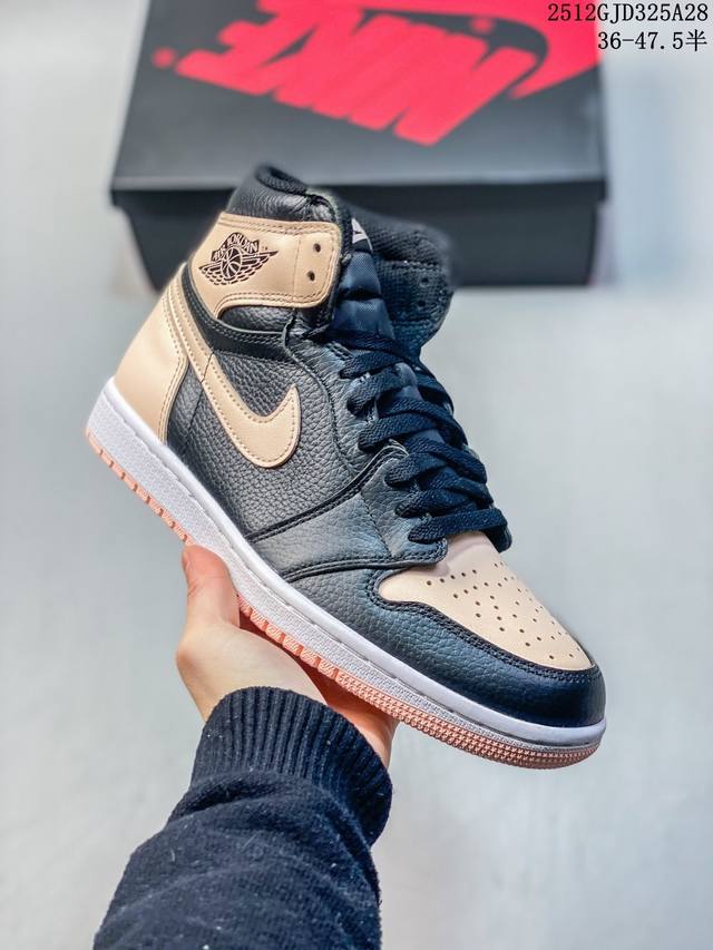 公司级Nike Air Jordan 1 Retro High Aj1乔丹一代高帮经典复古文化休闲运动篮球鞋 货号:555088-009 码数：如图 12Gjd