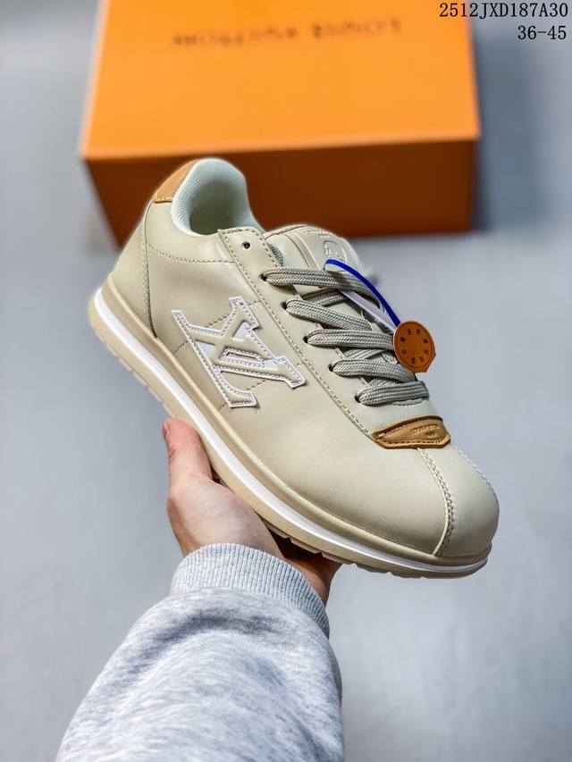 Louis Vuitton 路易威登 升级厚实抽屉礼品鞋盒，采用粒面环保纤维革鞋面材质，嵌入超软脚感Eva物料鞋垫，外置防滑耐磨橡胶大底法国巴黎百年奢侈品牌Lv